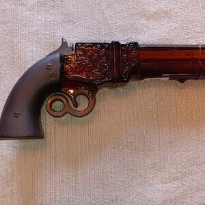 Vintage Avon Derringer Pistol Gun Wild Country After Shave Bottle 1.4 FL OZ Full